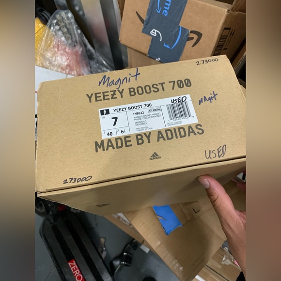 Adidas yeezy 700 magnet Sz 7 USED RARE